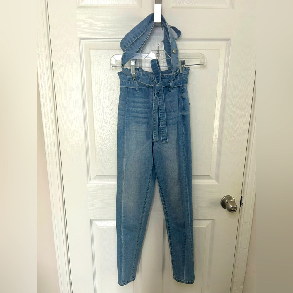 Fashion Nova high-wasted skinny jeans